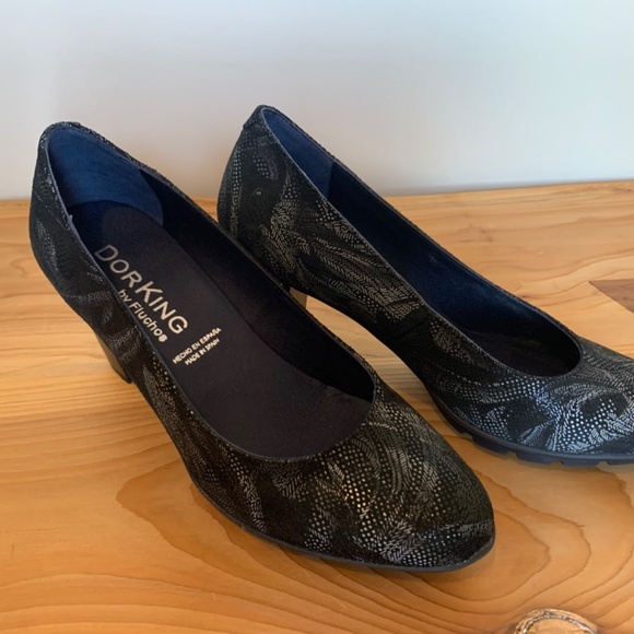 Dorking UNIQUE Black & Silver ladies pumps - Picture 4 of 5